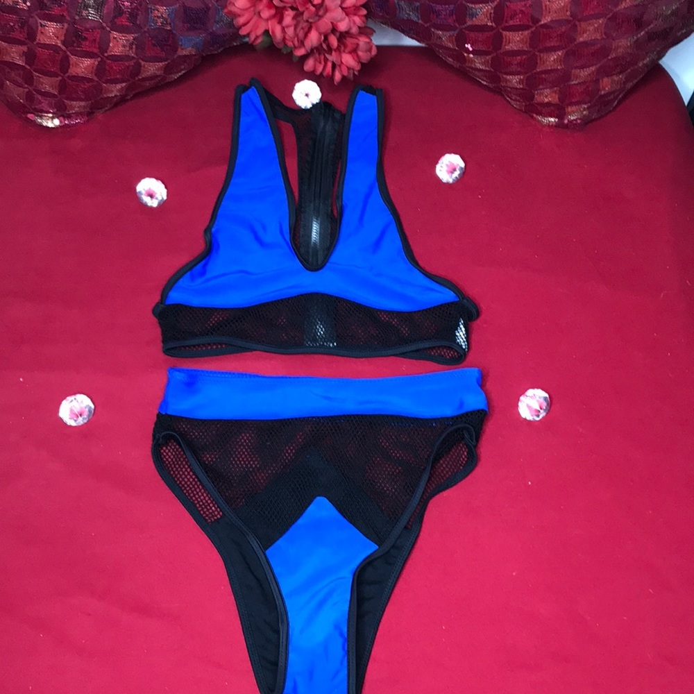 Women’s bathing suit